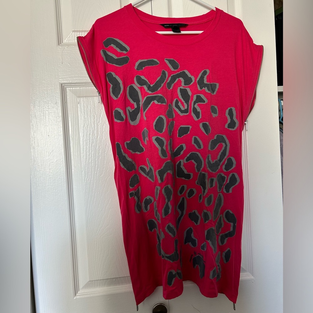 Marc Jacobs long tee with zipper on sides
